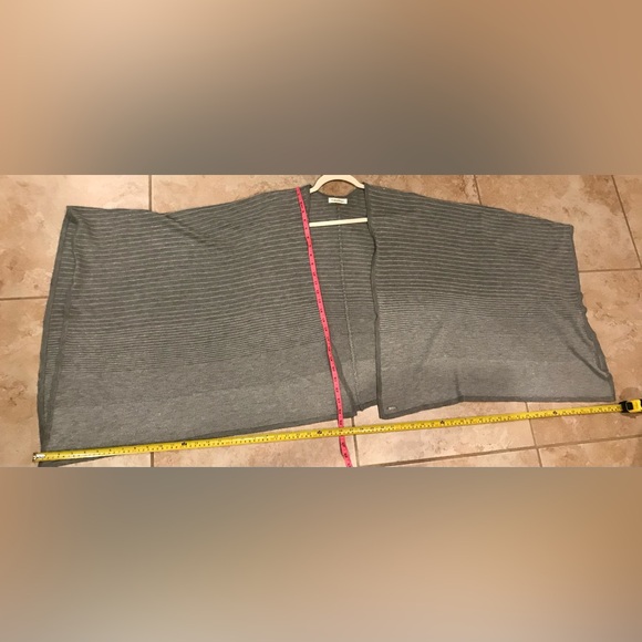 Calvin Klein Metallic Evening Wrap/Shawl Gray Poncho Sweater - One Size - Picture 11 of 11